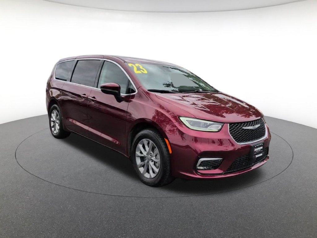 Certified Used 2023 Velvet Chrysler Touring L image 3
