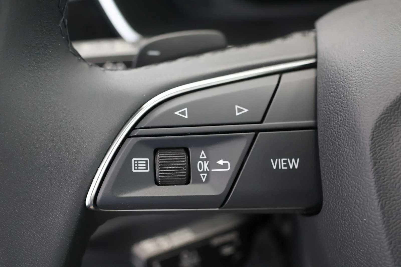 Used 2025 GLACIER WHITE Audi S line Premium Plus image 19