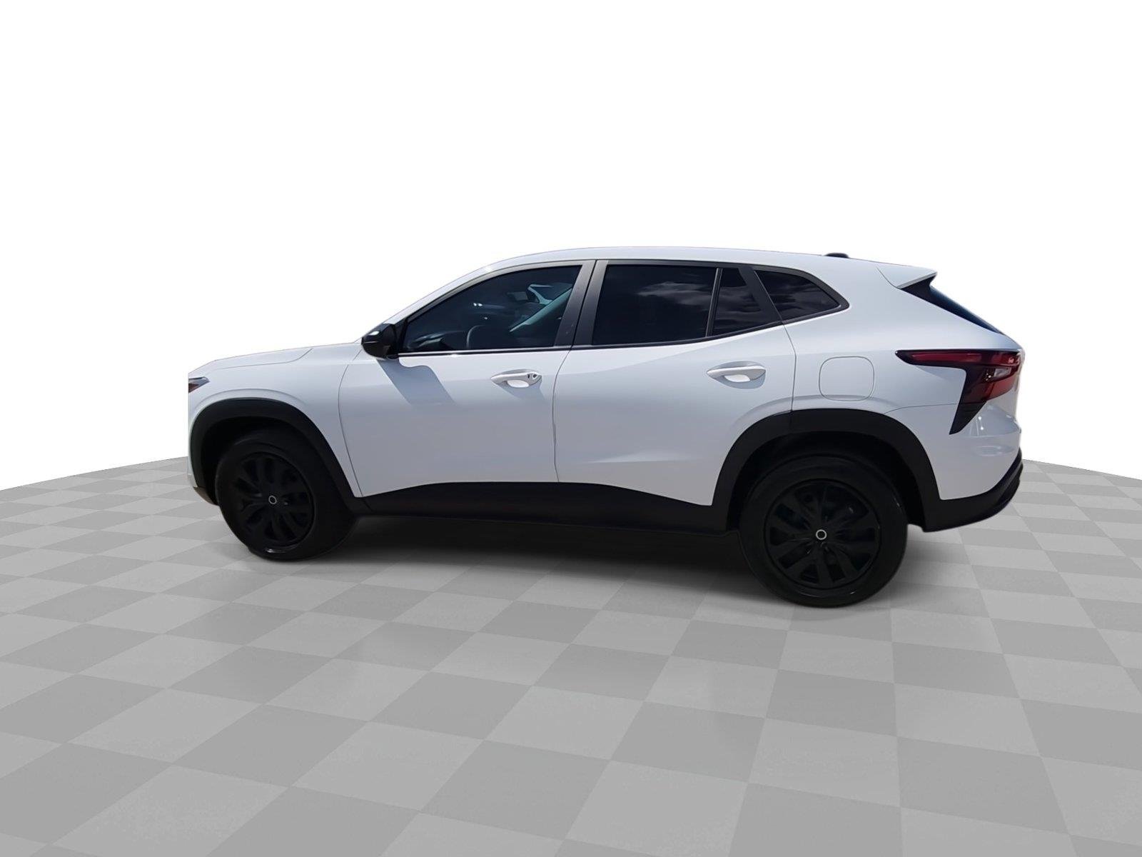 Used 2025 Summit White Chevrolet LS image 6