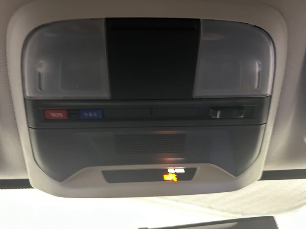 Used 2019 White Subaru 2.0i Premium image 29