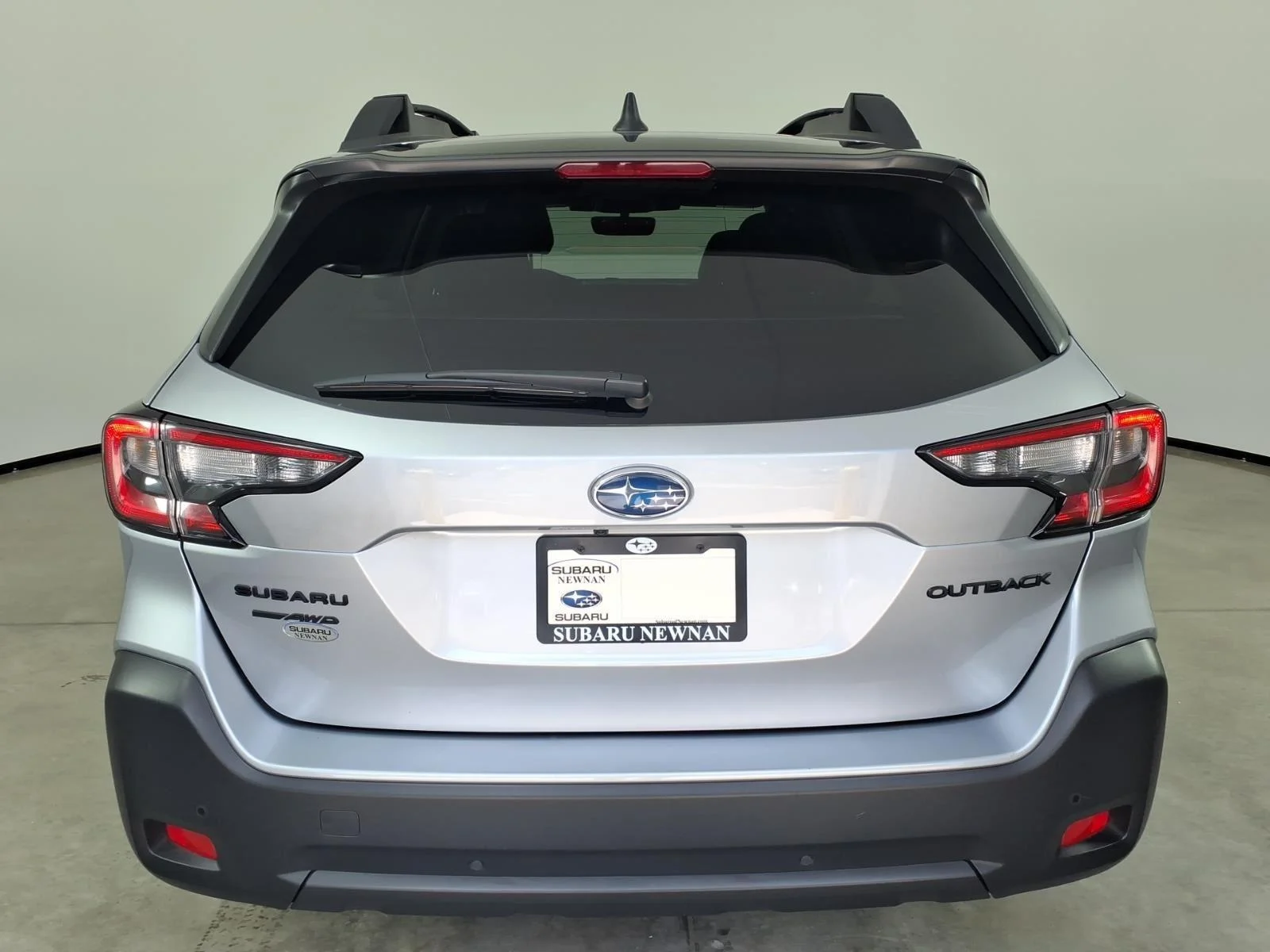 Certified Used 2025 Ice Silver Metallic Subaru Onyx Edition image 13