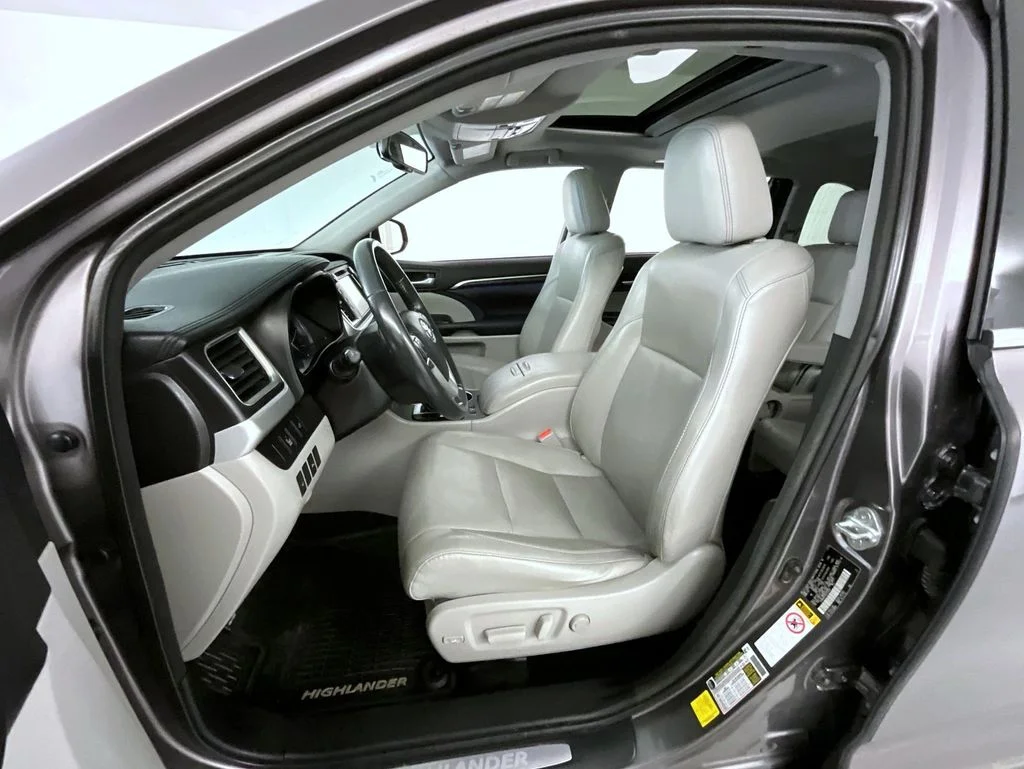 Certified Used 2016 Gray Toyota Limited image 10
