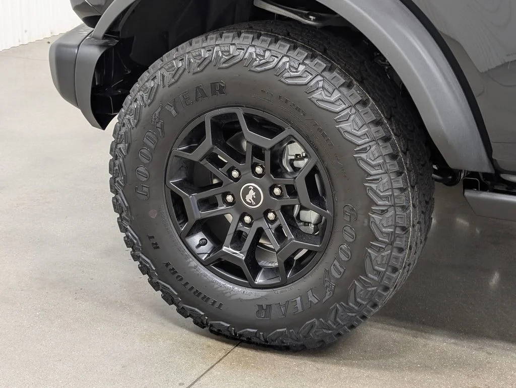 New 2026 Shadow Black Ford Badlands image 2