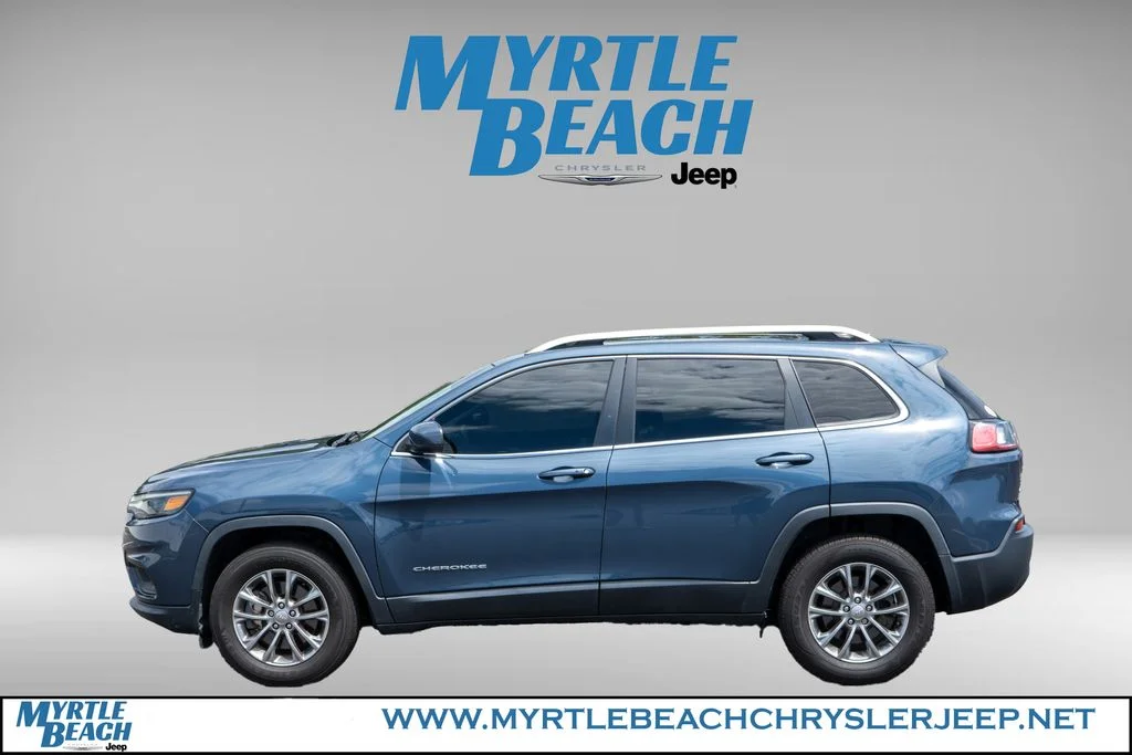 Used 2020 Slate Blue Jeep Latitude Plus image 3