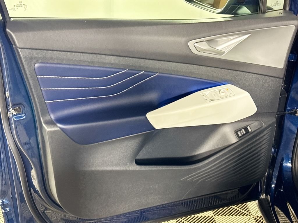 Certified Used 2023 Blue Metallic Volkswagen Pro S image 10