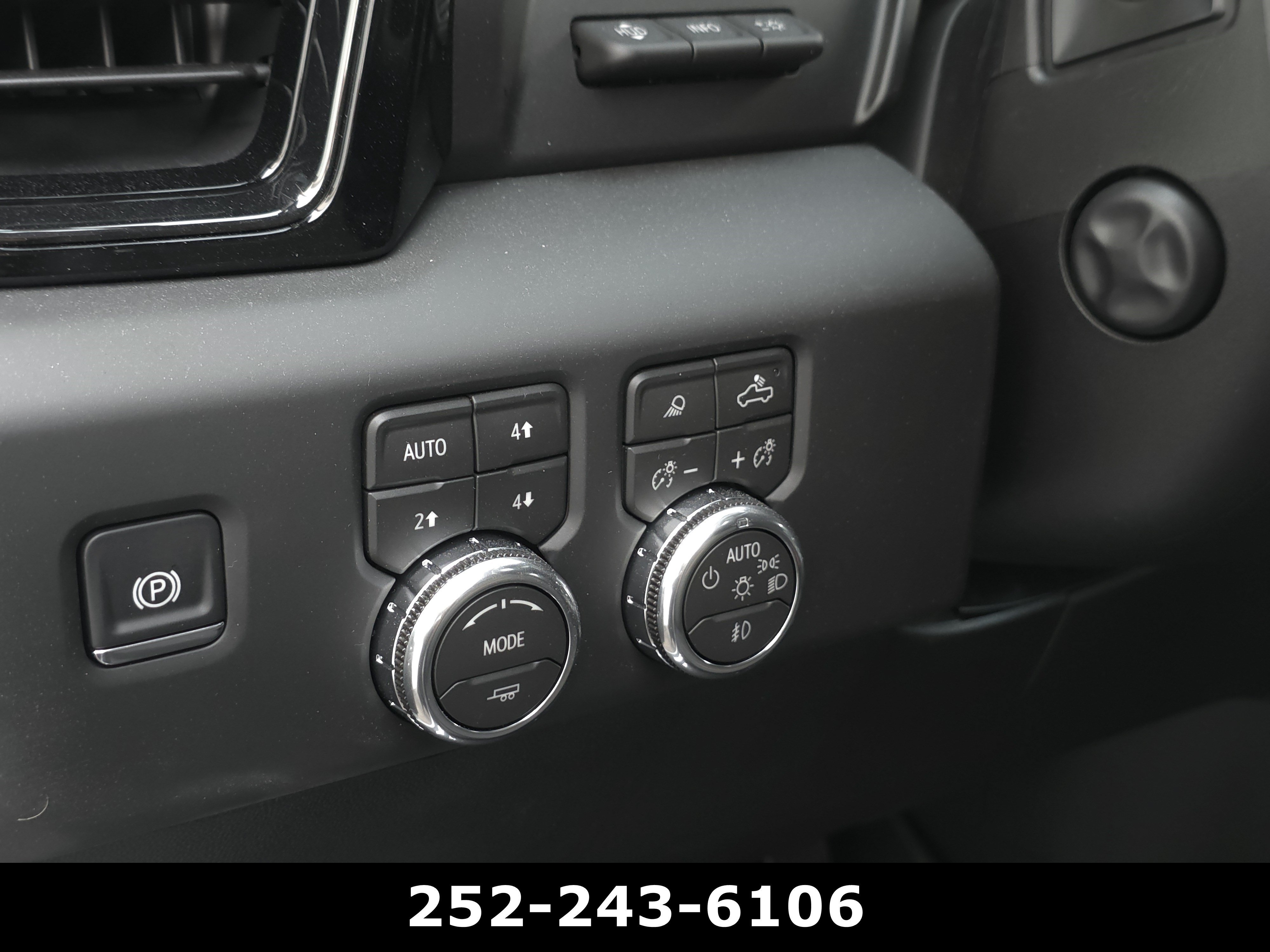 Used 2026 Summit White GMC AT4 image 27