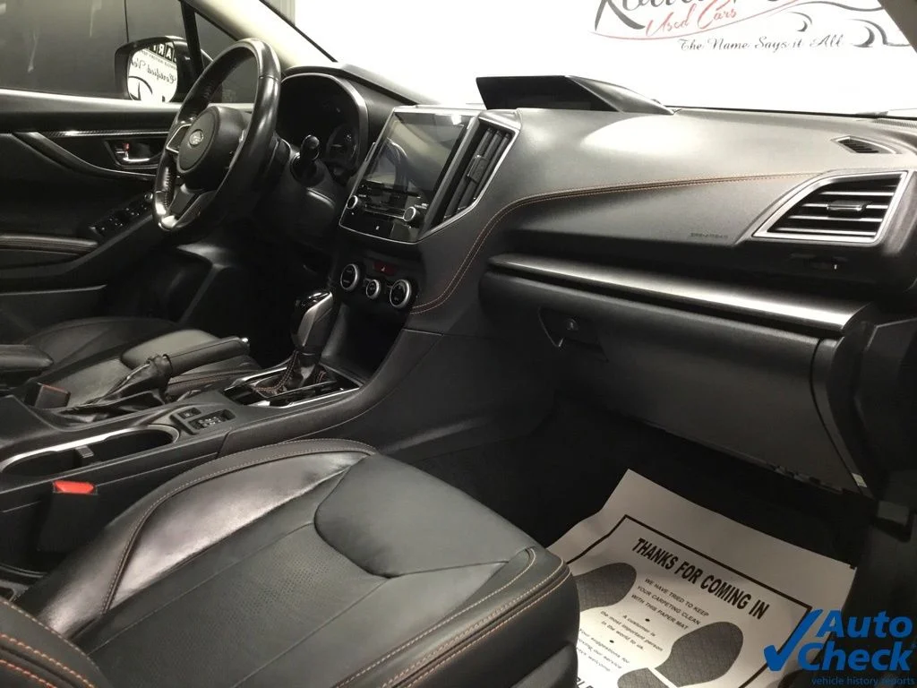 Used 2018 Gray Subaru 2.0i Limited image 32