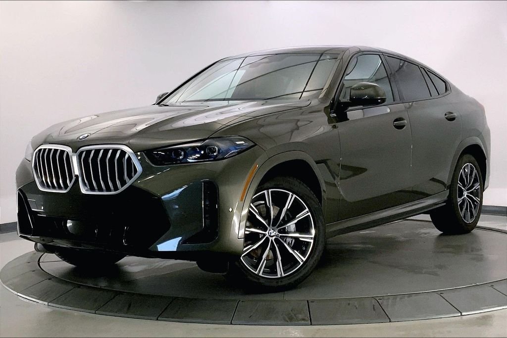 Used 2026 Manhattan Green Metallic BMW  image 11