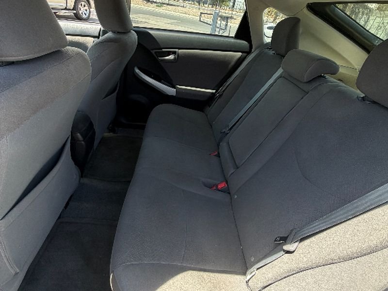 Used 2012 White Toyota One image 11