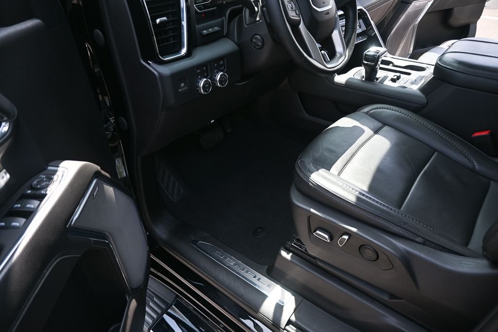Used 2023 Black GMC Denali image 7