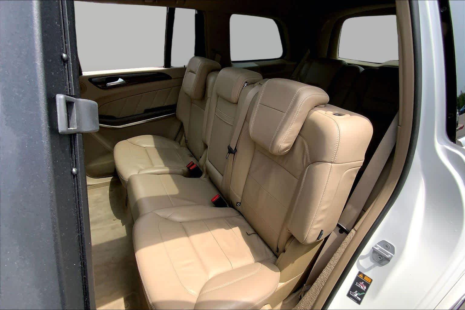 Used 2014 Polar White Mercedes-Benz GL 550 image 20