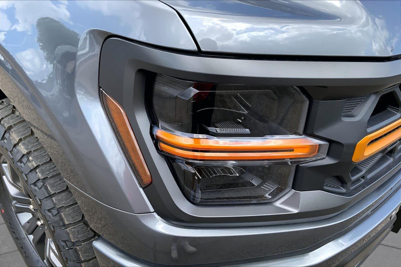 New 2026 Carbonized Gray Metallic Ford Tremor® image 13