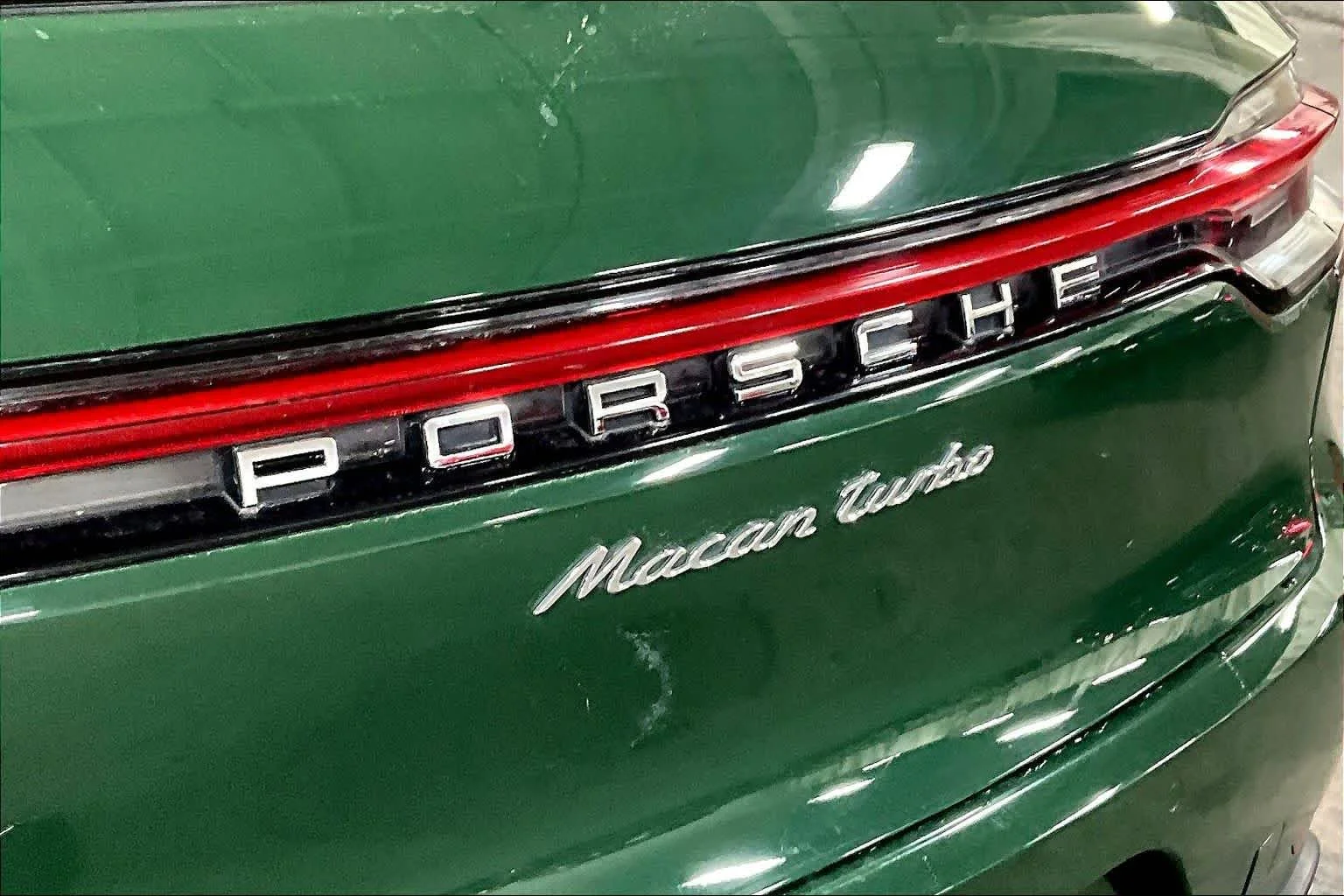 Used 2020 Mamba Green Metallic Porsche Turbo image 31