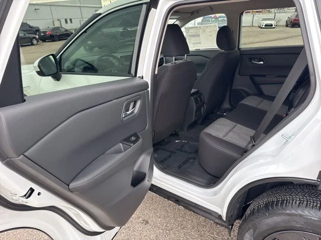 New 2026 Everest White Pearl TriCoat Nissan SV image 25