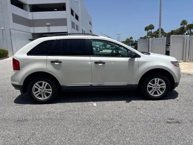 Used 2011 White Suede Ford SE image 8