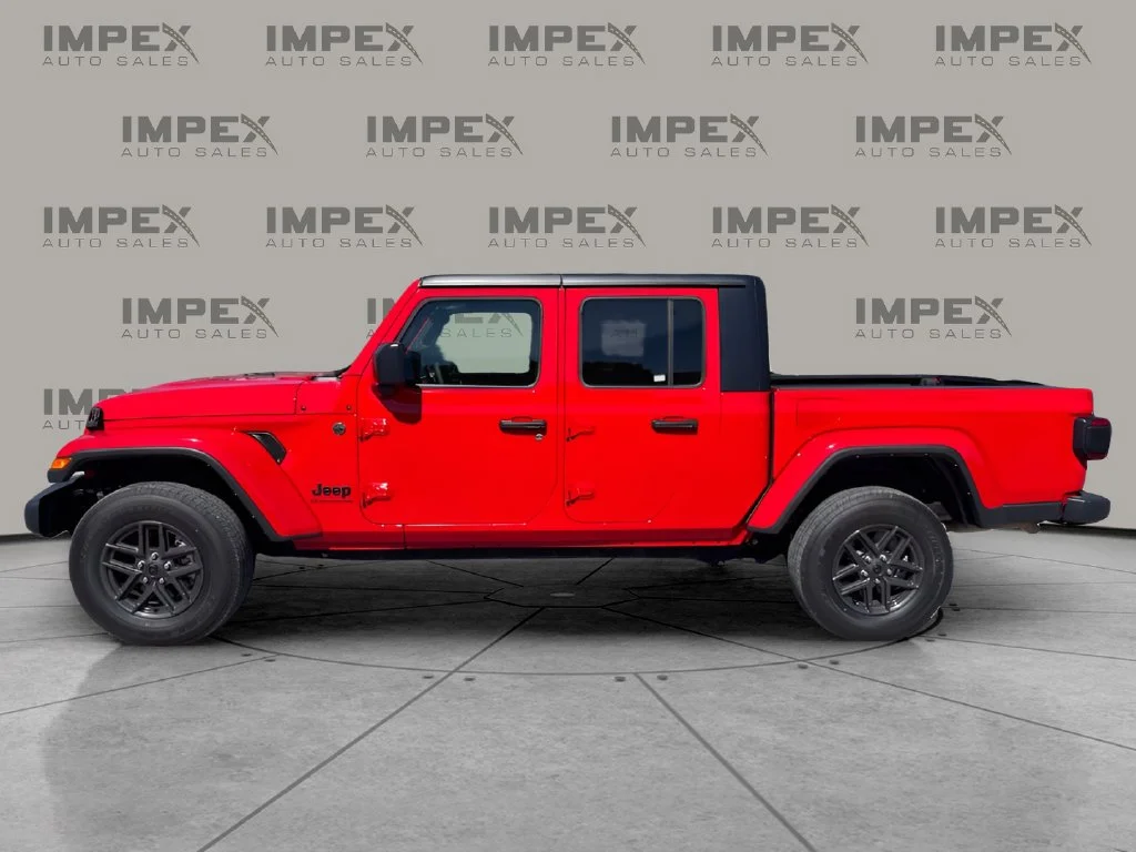 Used 2024 Red Jeep Sport S image 2