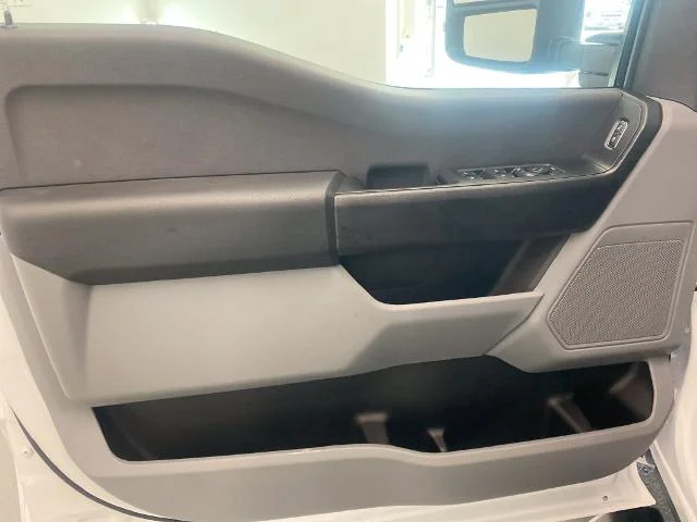 New 2027 Oxford White Ford F-350® XL image 28