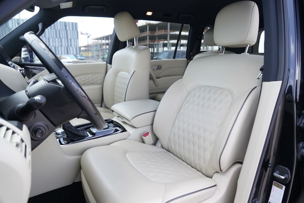 Used 2024 Black INFINITI Sensory image 10