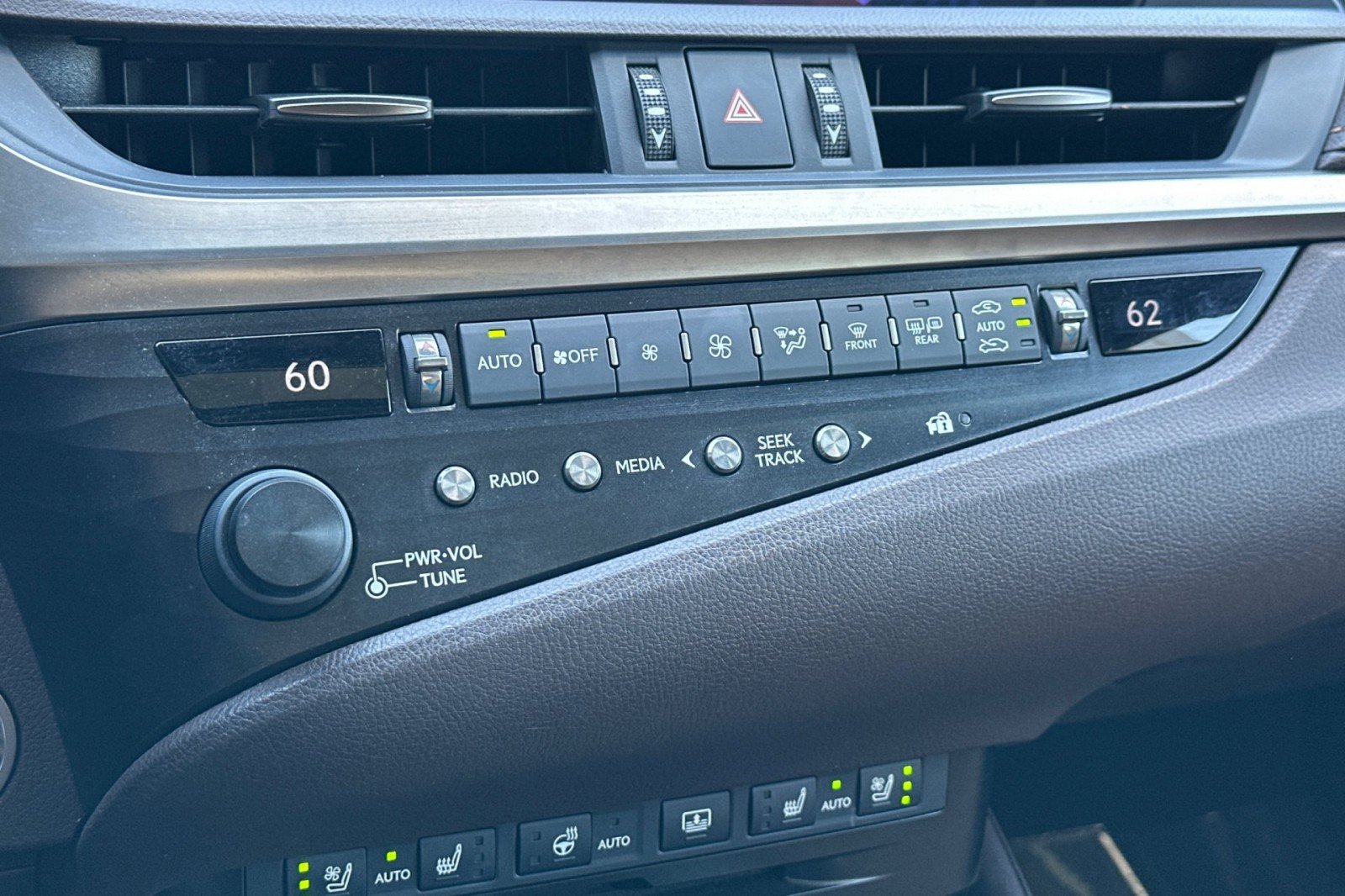 Used 2019 WHITE Lexus ES 300h image 20