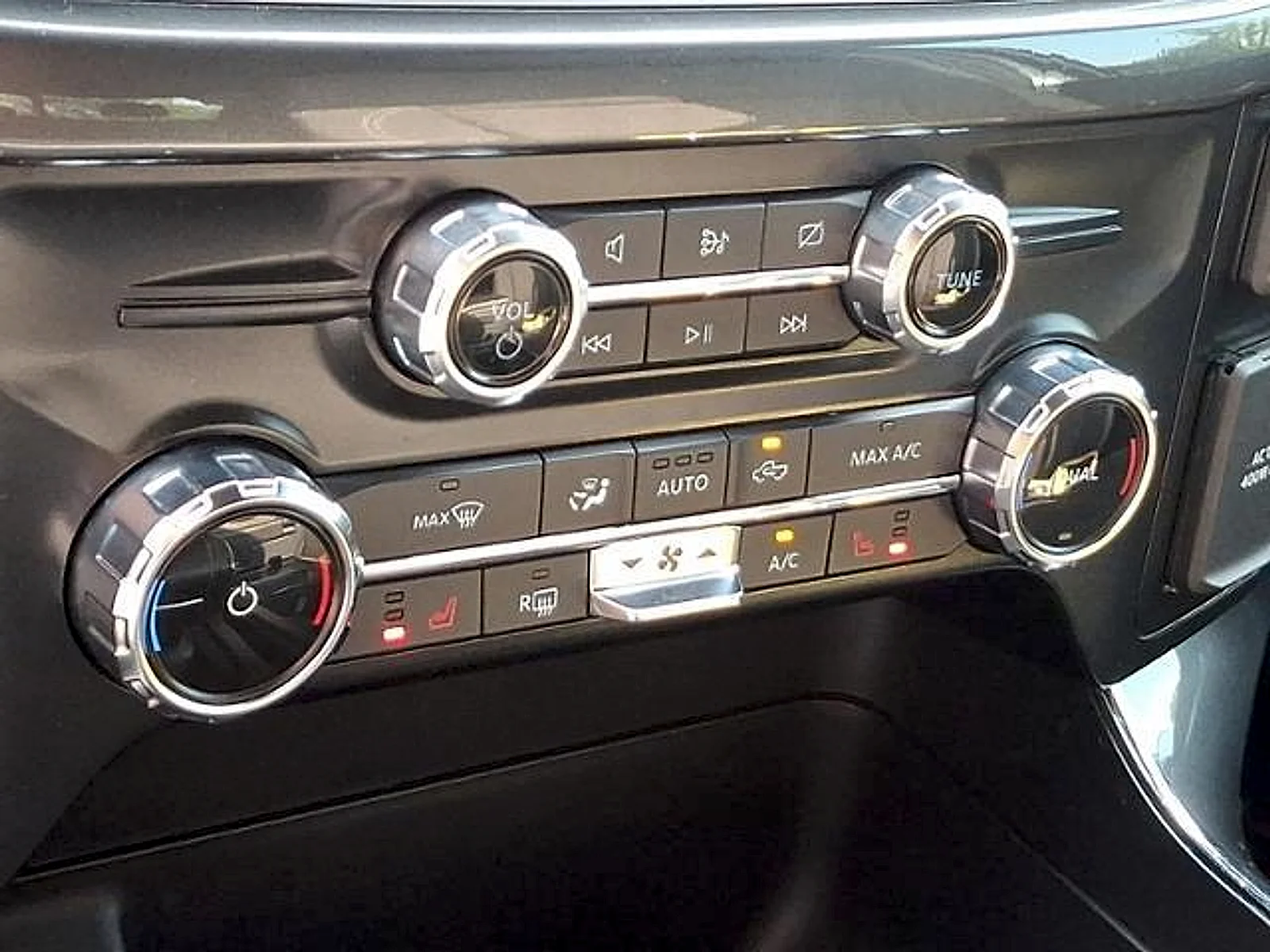 Used 2022 Oxford White Ford XLT image 16