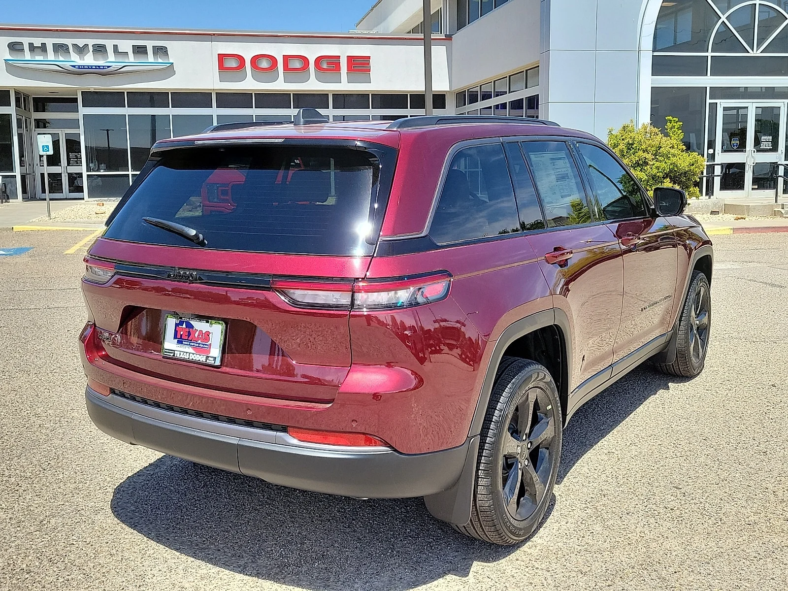 New 2026 Velvet Red Pearlcoat Jeep LIMITED 4X4 image 4