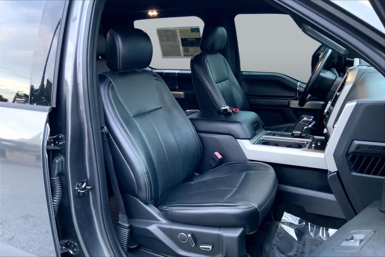 Used 2018 Magnetic Metallic Ford LARIAT image 9