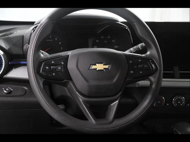 2024 Chevrolet Trax LS - Photo 7