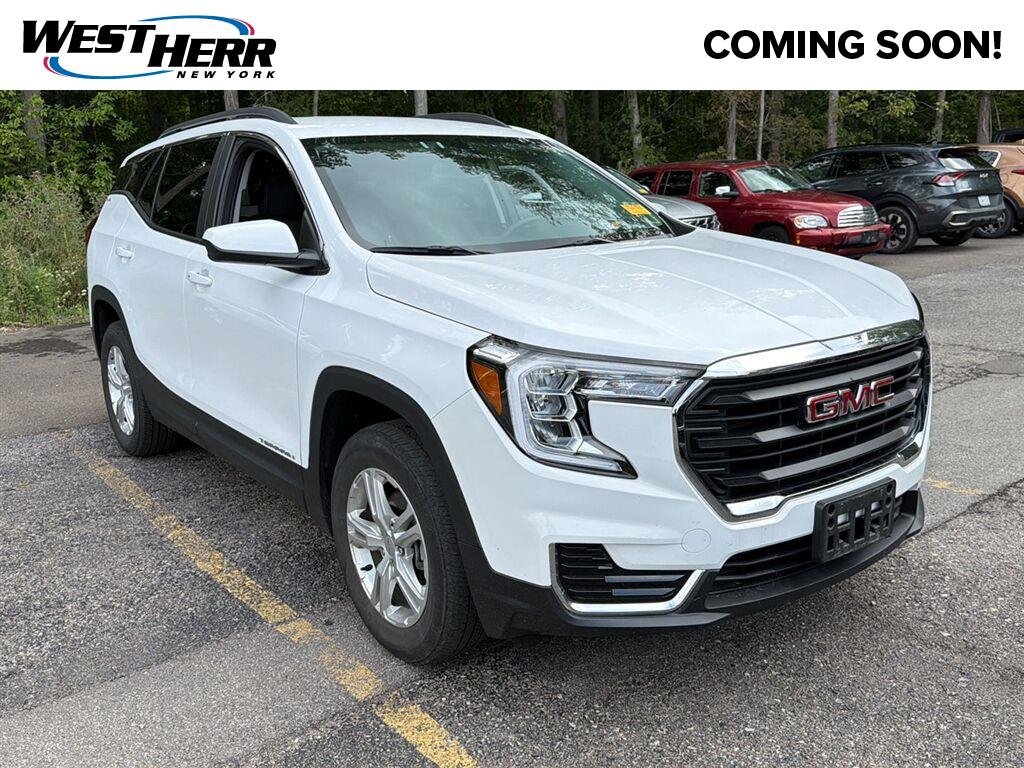 Used 2024 Summit White GMC SLE image 1