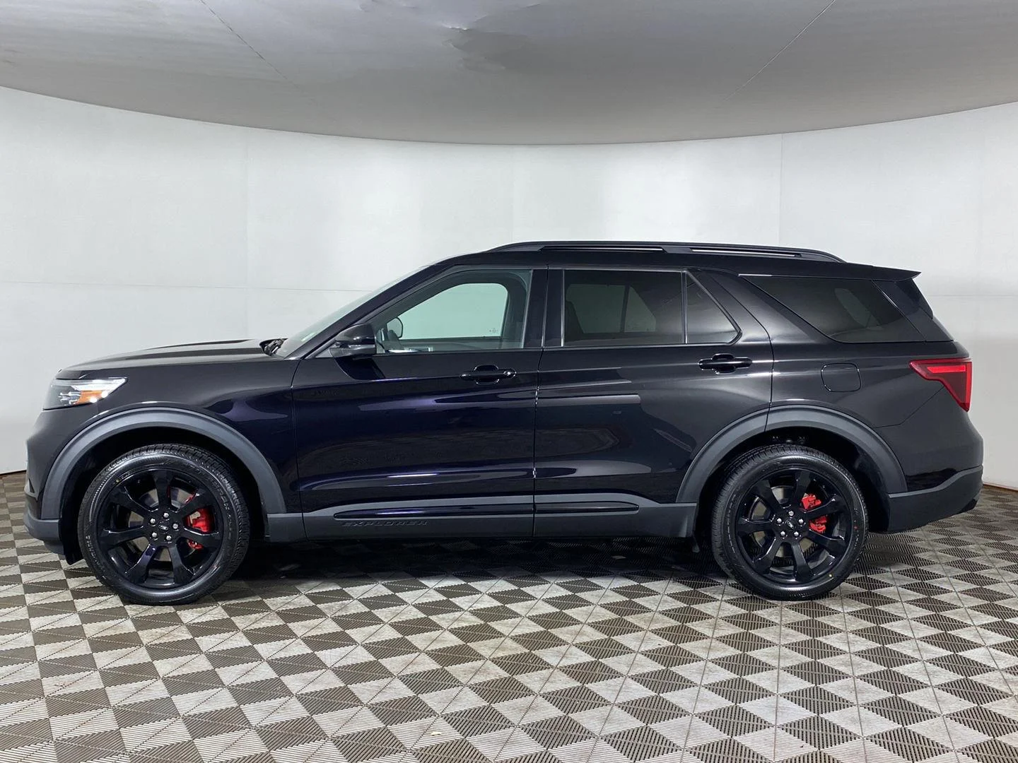 Used 2023 Agate Black Ford ST image 4