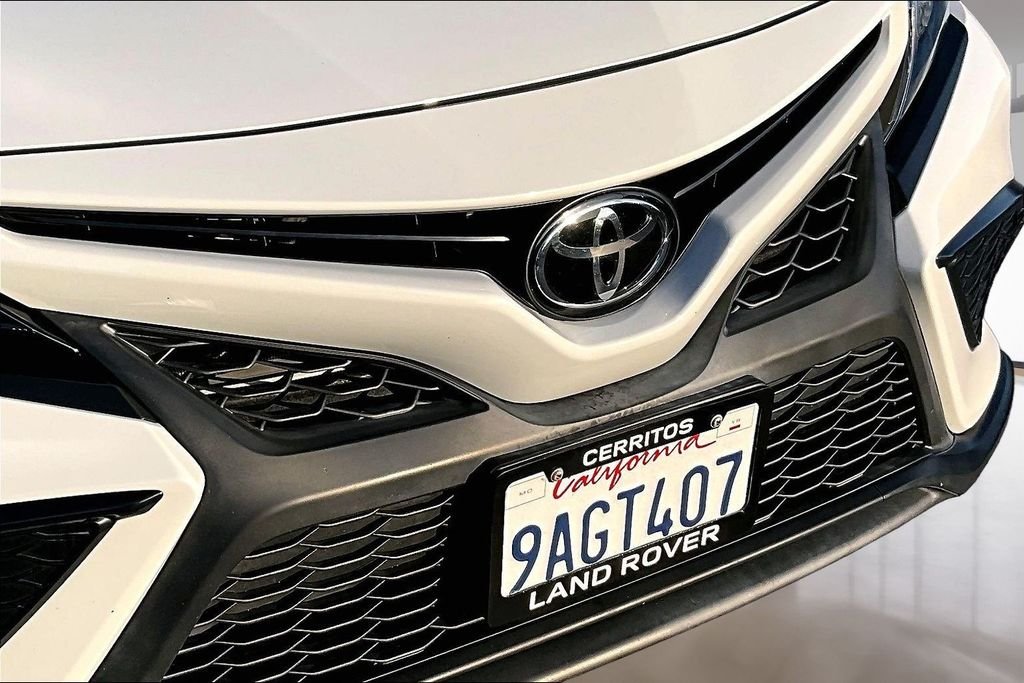 Used 2022 Ice Edge Toyota SE image 31