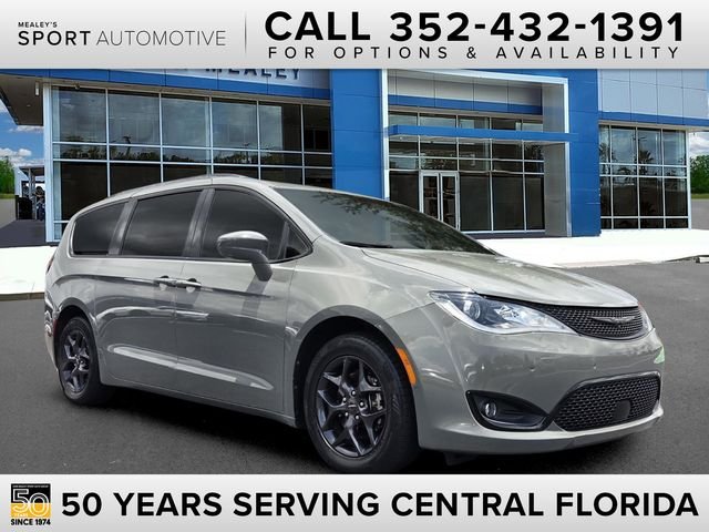 2020 Chrysler Pacifica Touring L Plus's photo
