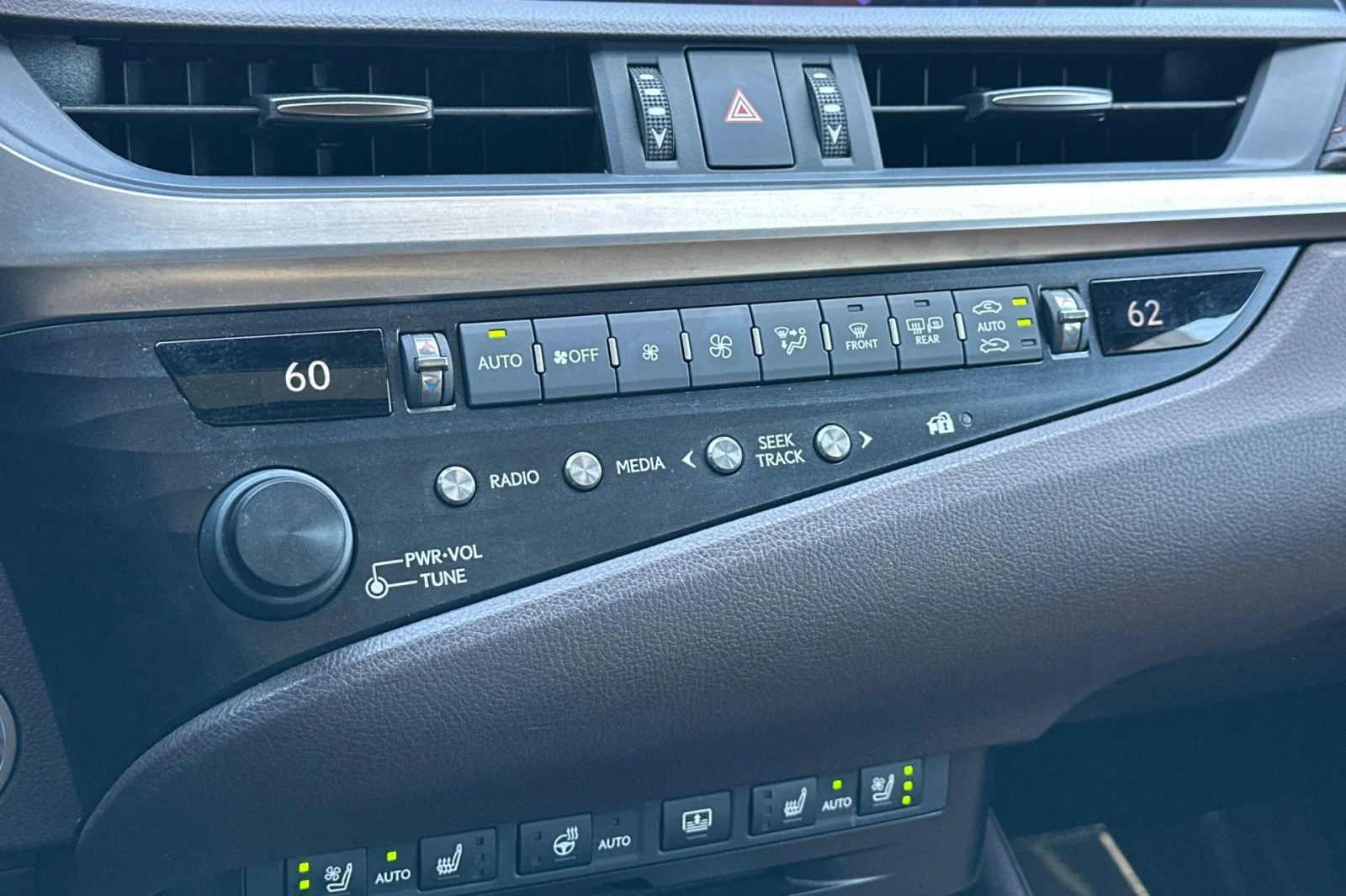 Used 2019 WHITE Lexus ES 300h image 20