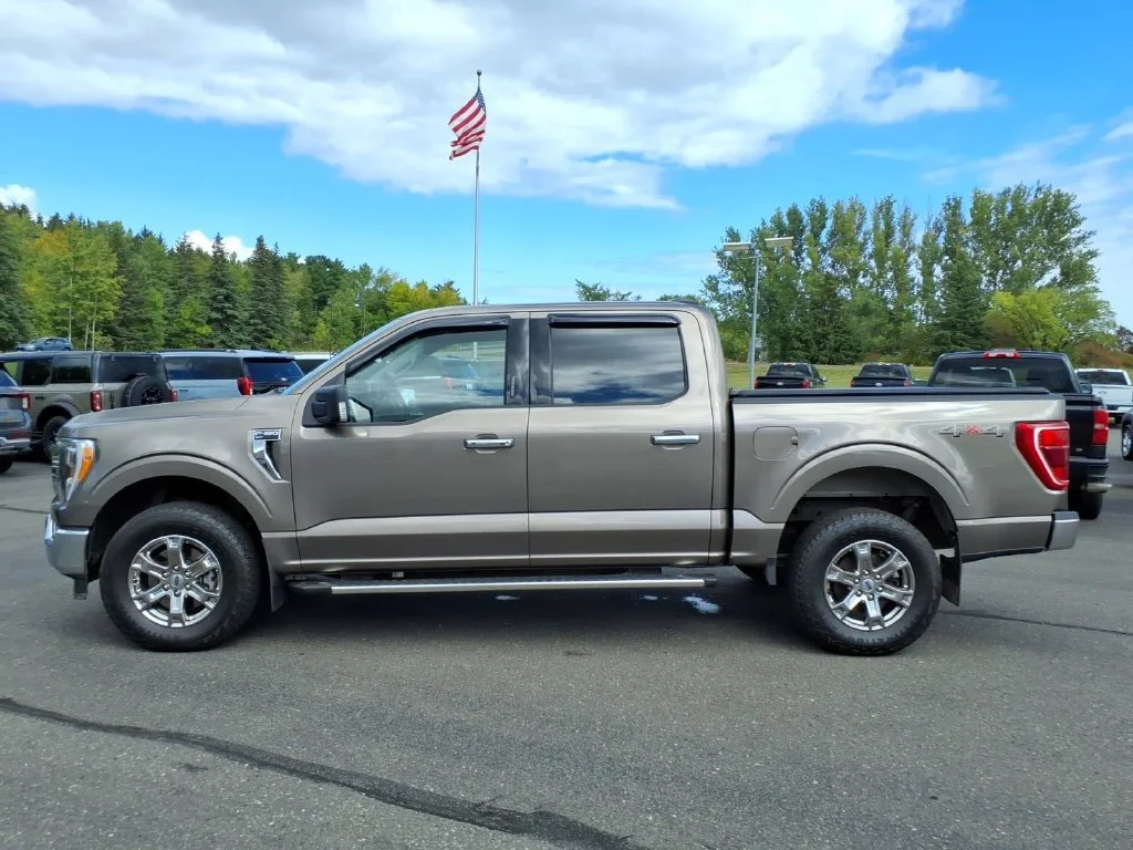 Used 2023 Stone Gray Metallic Ford XLT image 4