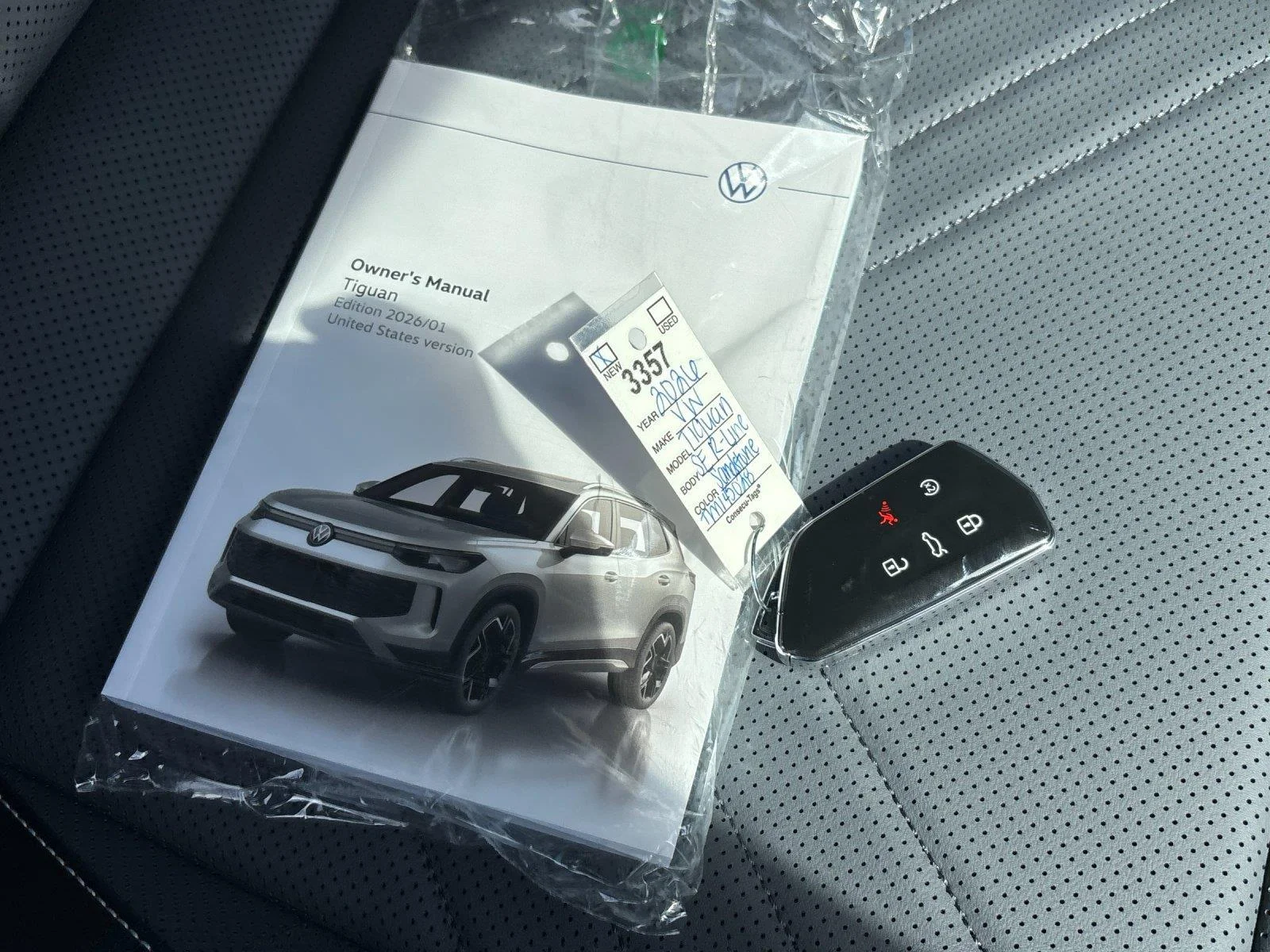 New 2026 Sandstone w/Deep Black Roof Volkswagen SE R-Line Black image 41