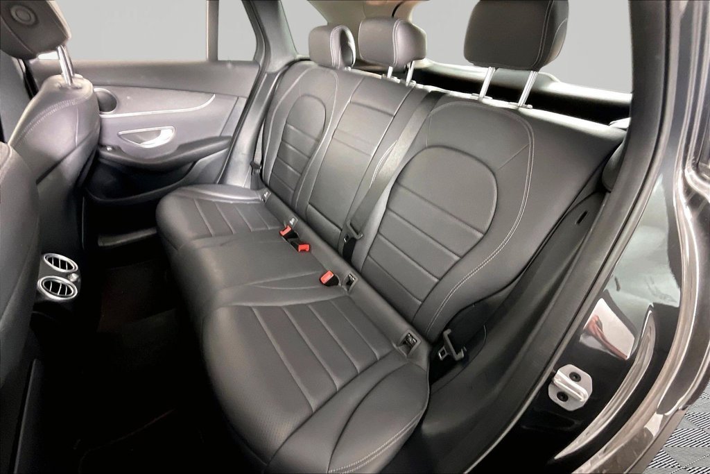 Used 2022 Black Mercedes-Benz GLC 300 image 18