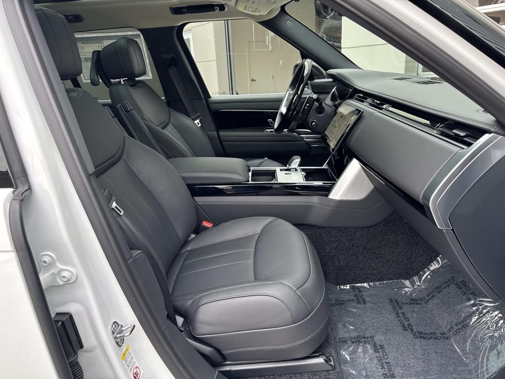 New 2026 Fuji White Land Rover SE image 10