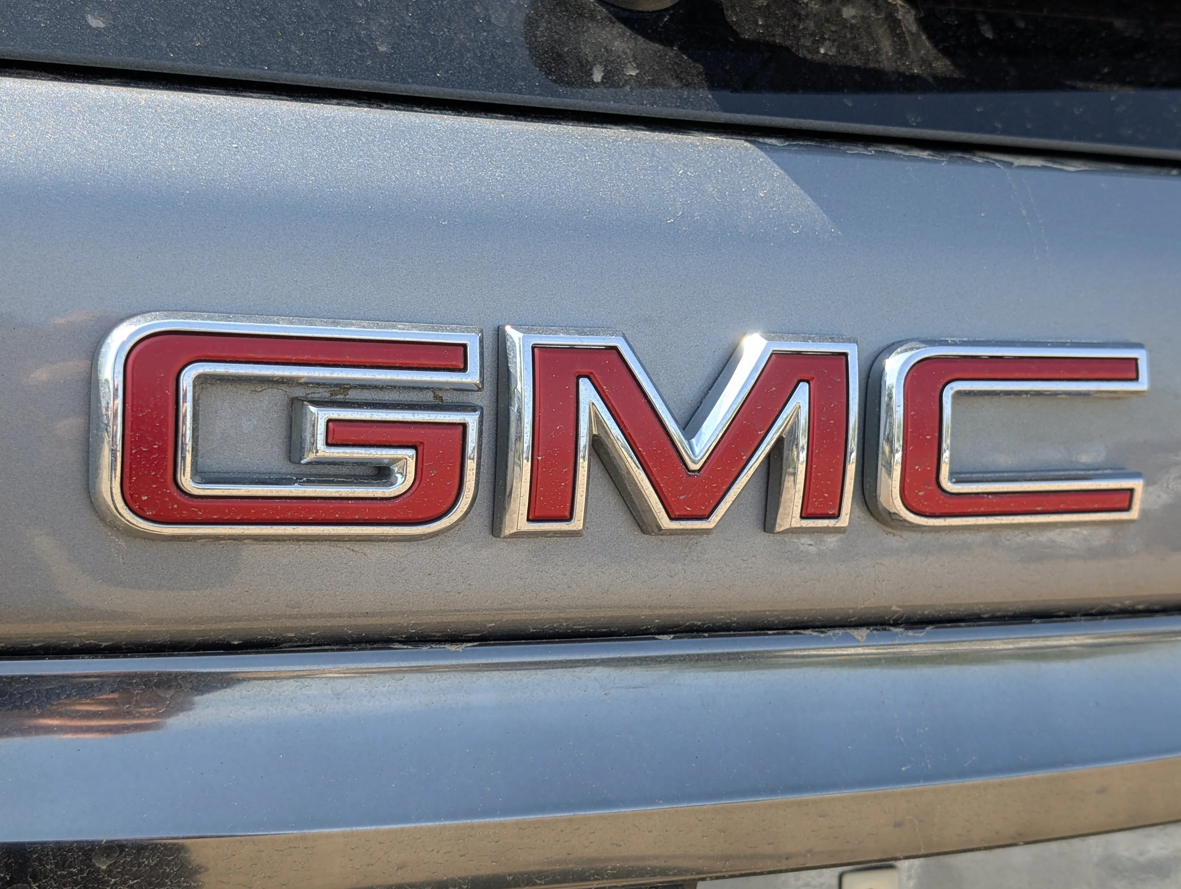 Used 2024 Summit White GMC AT4 image 15