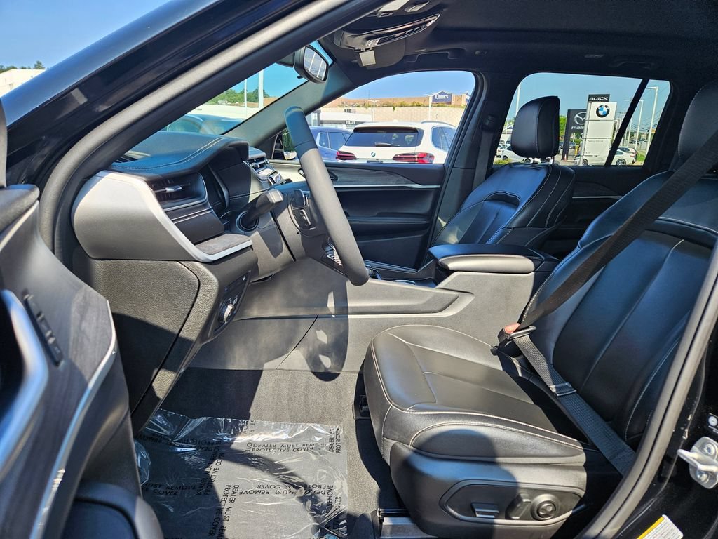 Used 2024 Black Jeep  image 10