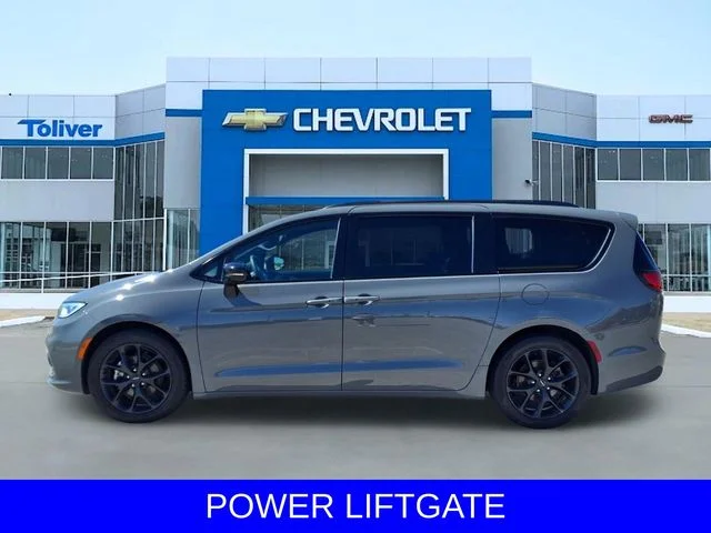 Used 2025 White Chrysler Limited image 4