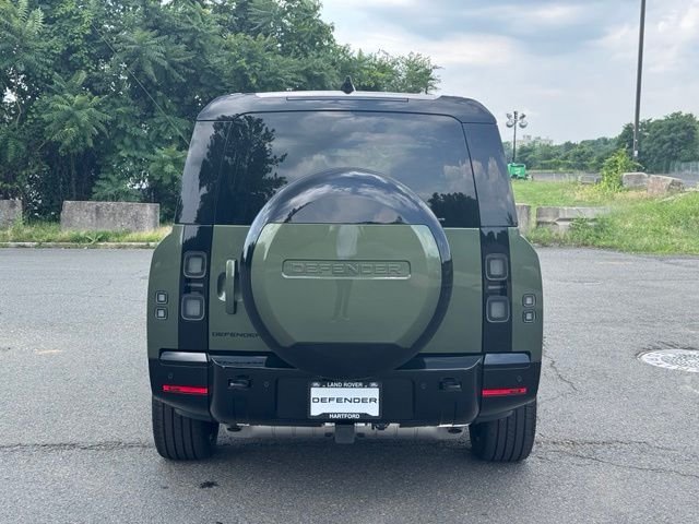 New 2026 Woolstone Green Land Rover X-Dynamic SE image 4