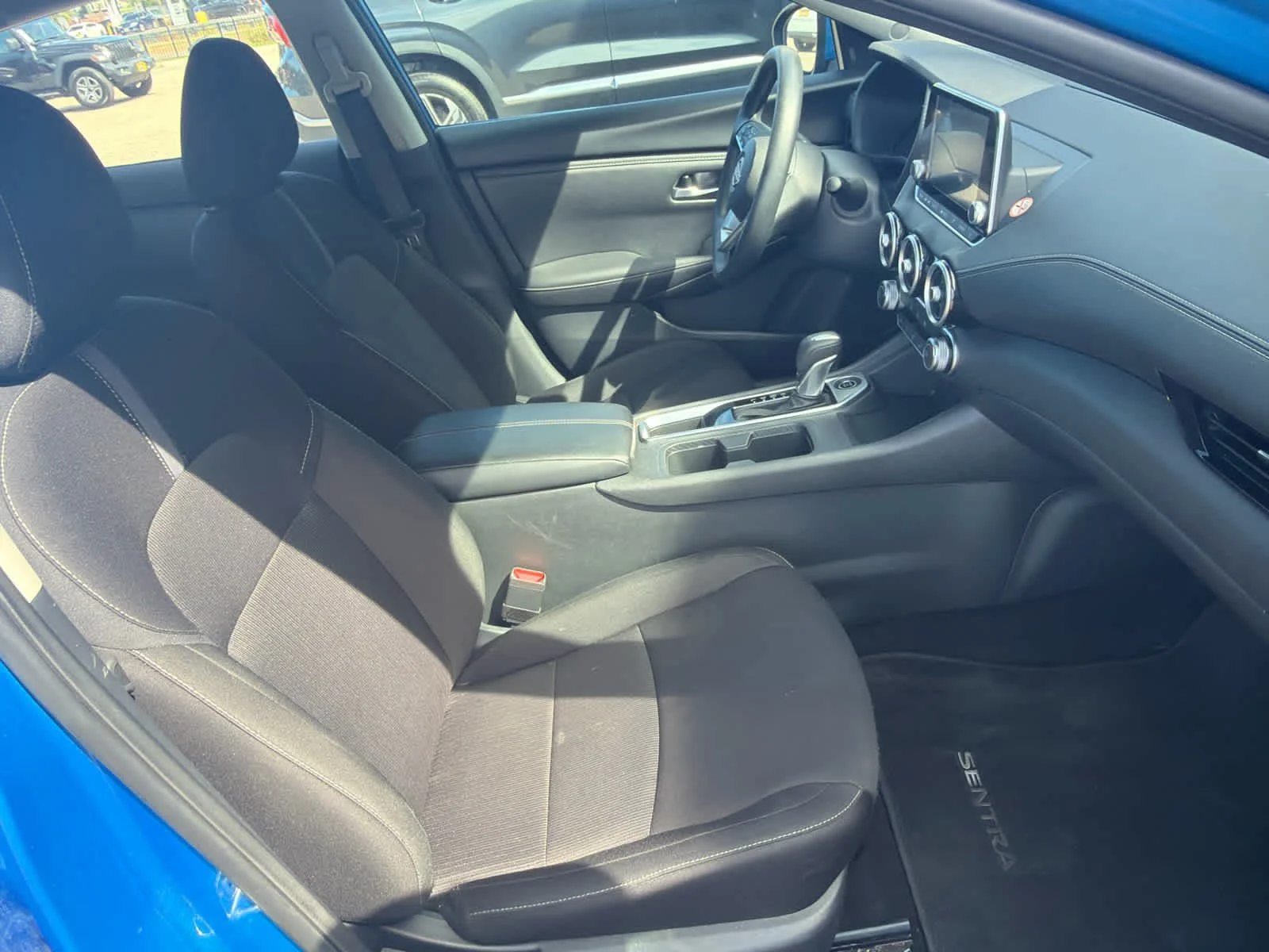 Used 2025 Electric Blue Metallic Nissan SV image 7