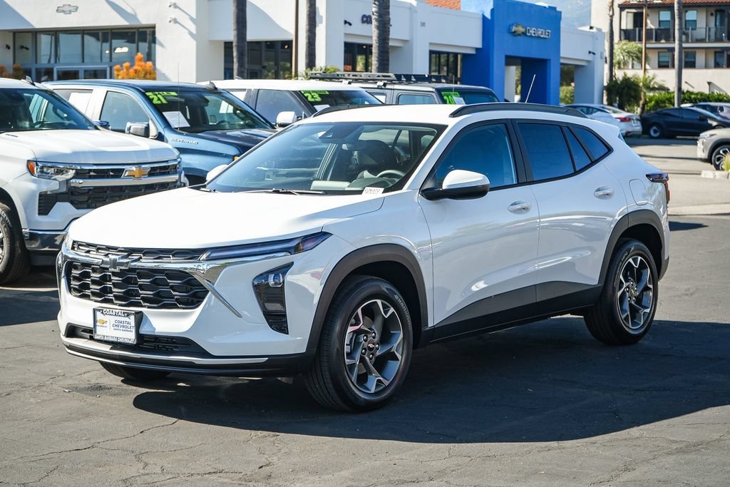 New 2026 Summit White Chevrolet LT image 3