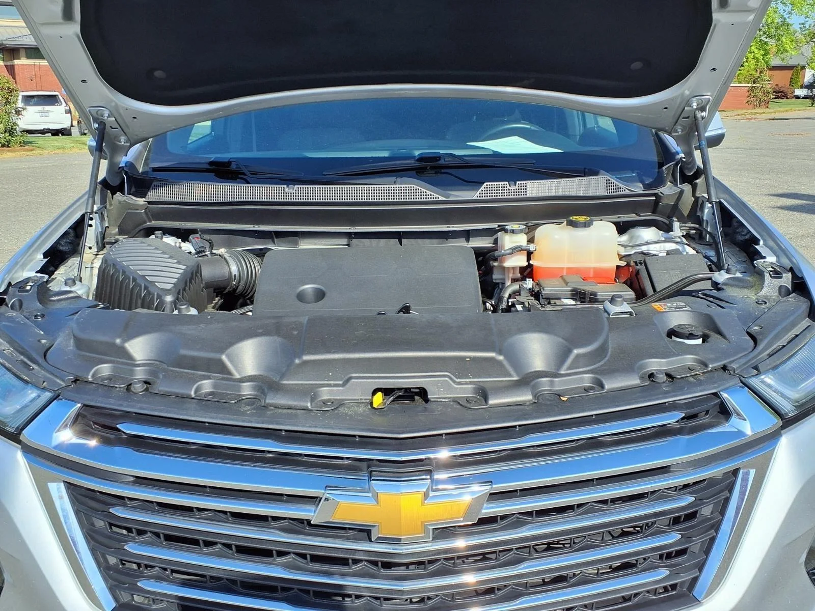 Used 2022 Silver Ice Metallic Chevrolet LT Cloth image 32