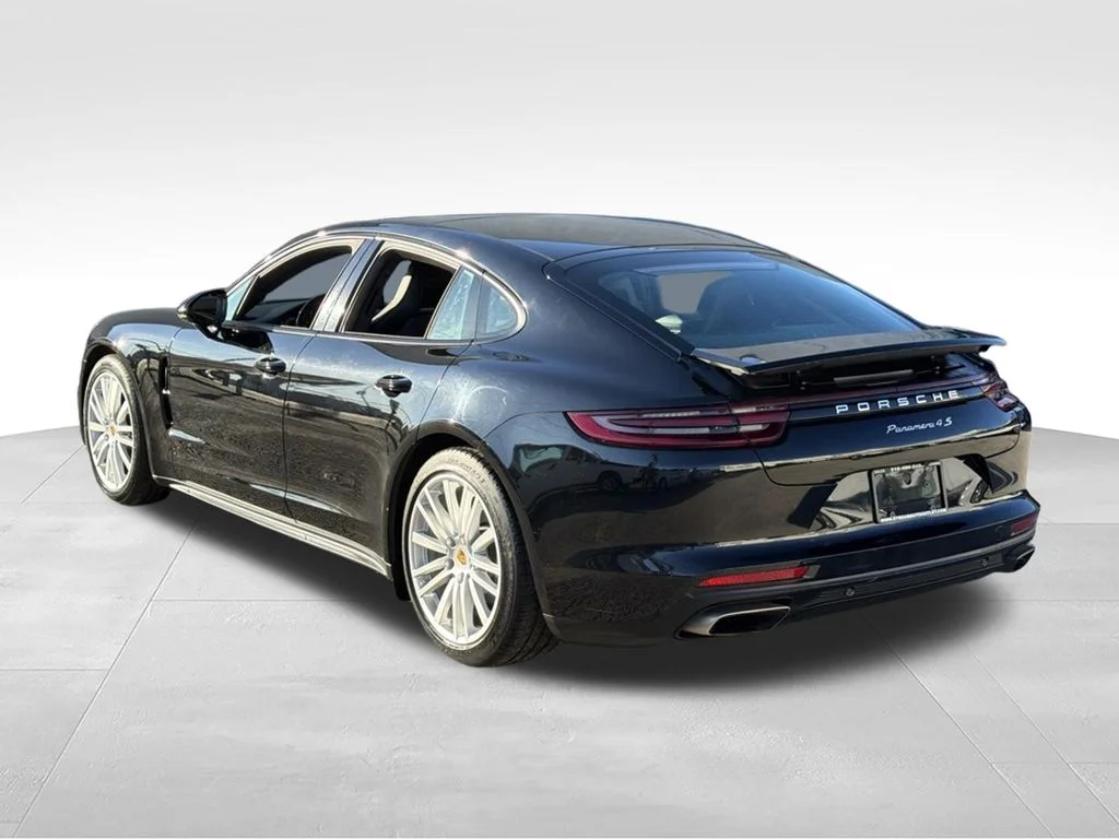 Used 2018 Black Porsche Base image 8