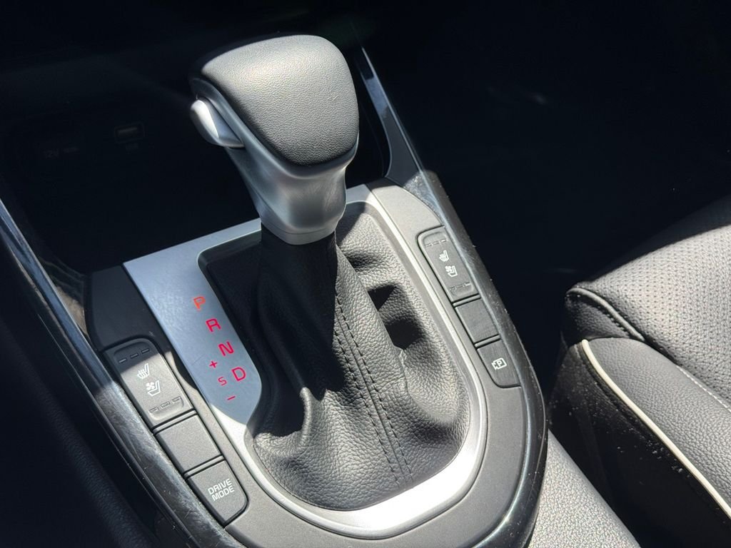 Used 2024 White Kia GT-Line image 20