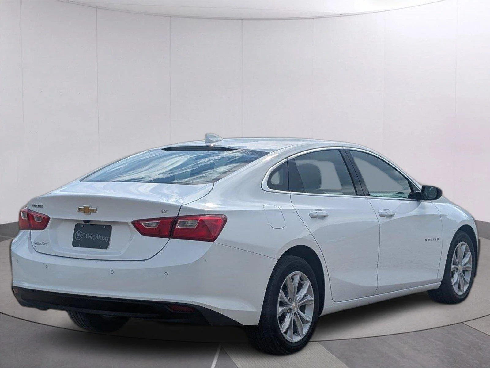 Used 2024 Summit White Chevrolet 1LT image 7