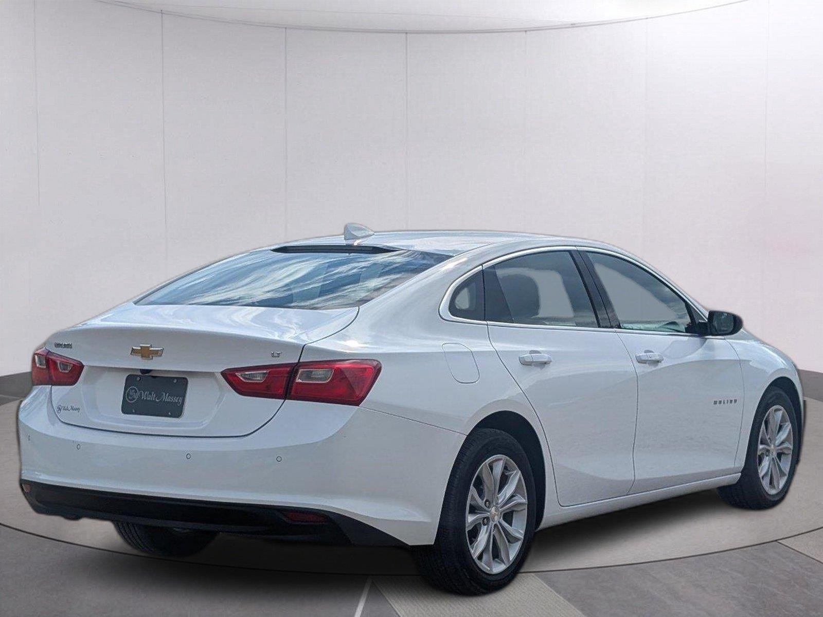 Used 2024 Summit White Chevrolet 1LT image 7