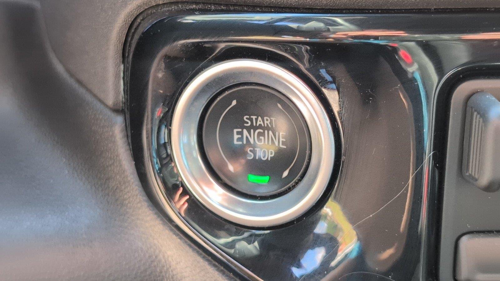 Used 2025 Summit White Chevrolet RST image 26