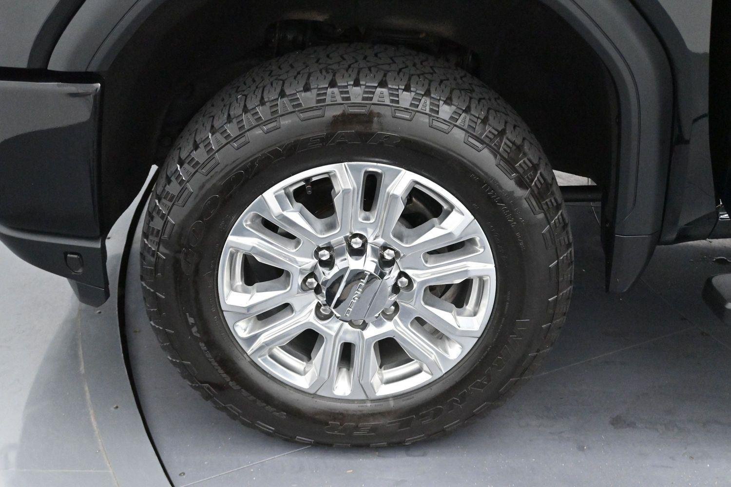Used 2020 Onyx Black GMC Denali image 35