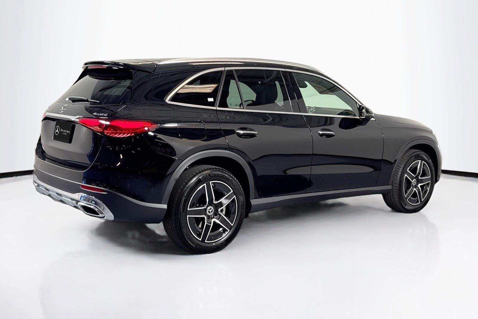 New 2026 Black Mercedes-Benz GLC 300 image 5